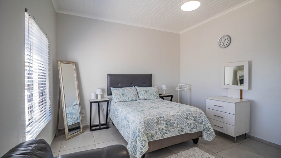4 Bedroom Property for Sale in Blue Lagoon Western Cape
